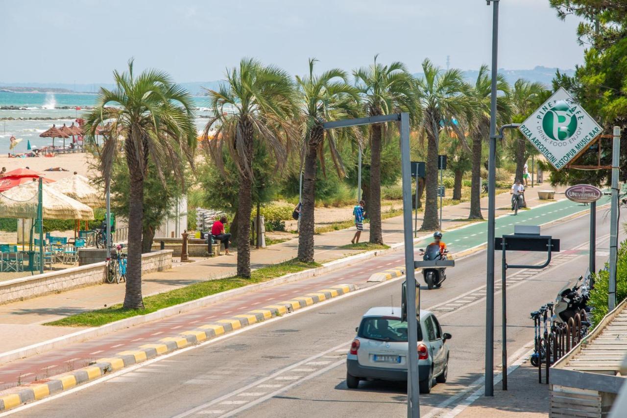 Palm Beach House - Vista Mare Montesilvano Marina Екстериор снимка