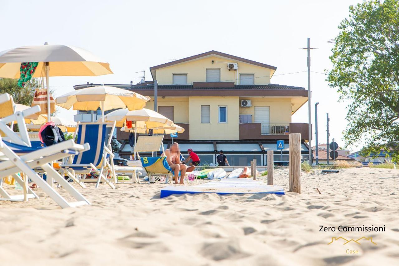 Palm Beach House - Vista Mare Montesilvano Marina Екстериор снимка