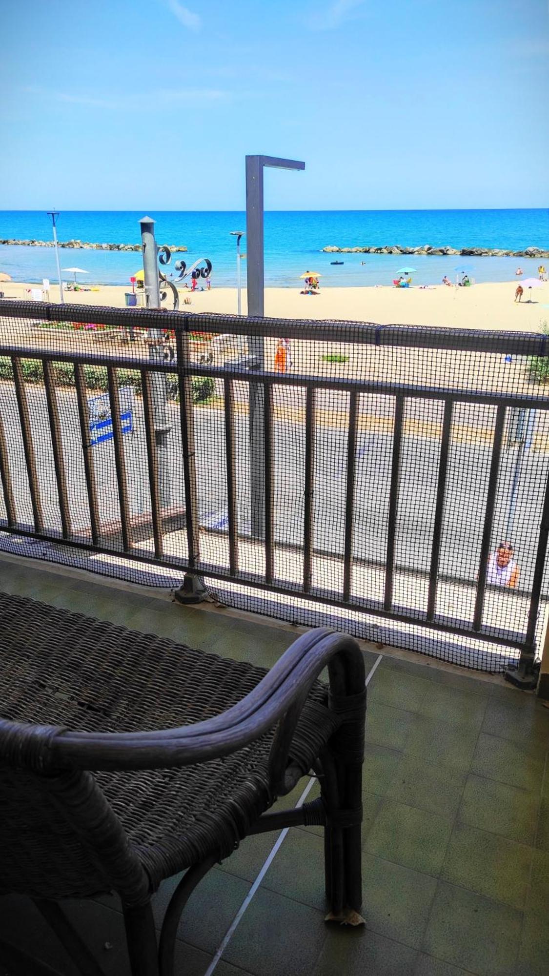 Palm Beach House - Vista Mare Montesilvano Marina Екстериор снимка